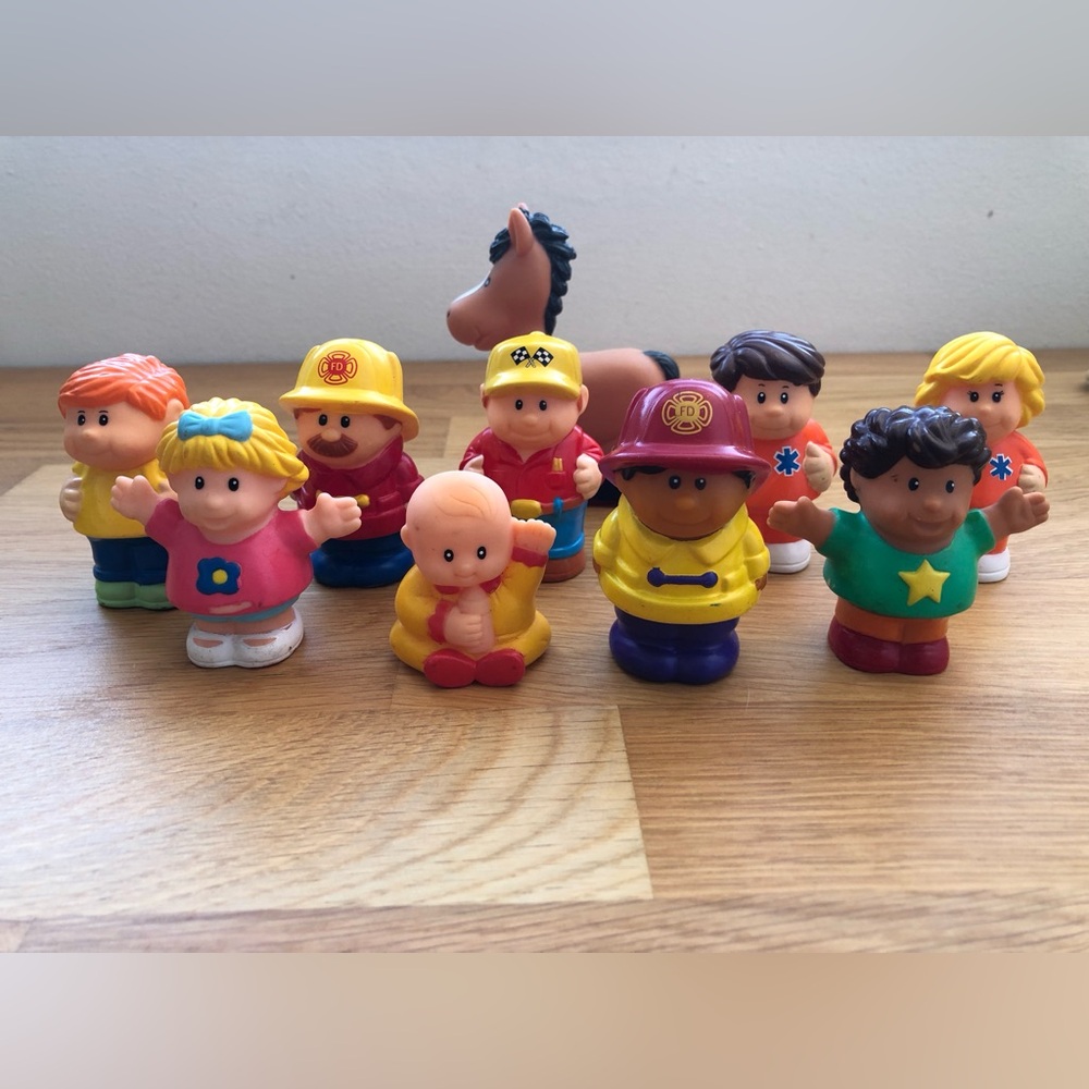 Lot of 1998-2000 Shelcore Little People Figures + horse - fire fighters & more!